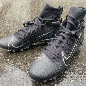 Cleats- Men’s Nike Huaraches